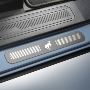 Sprednji in zadnji pragovi z logotipom Bronco